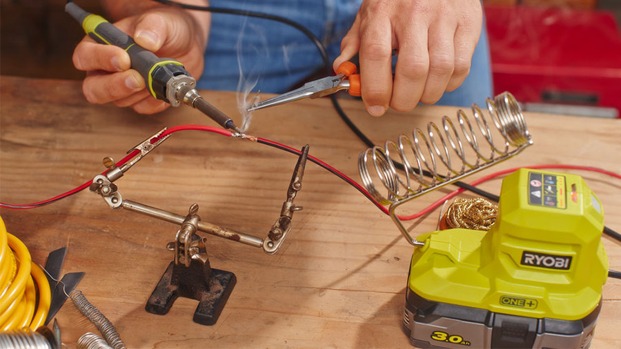 Fer à souder sur batterie RYOBI R18SOI-0 Fer à souder sur batterie RYOBI R18SOI-0